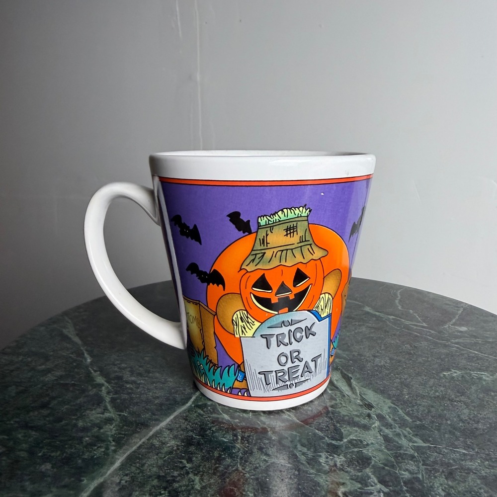 Vtg 90s Halloween Trick or Treat Pumpkin Bats Tombstone Ceramic Coffee Mug